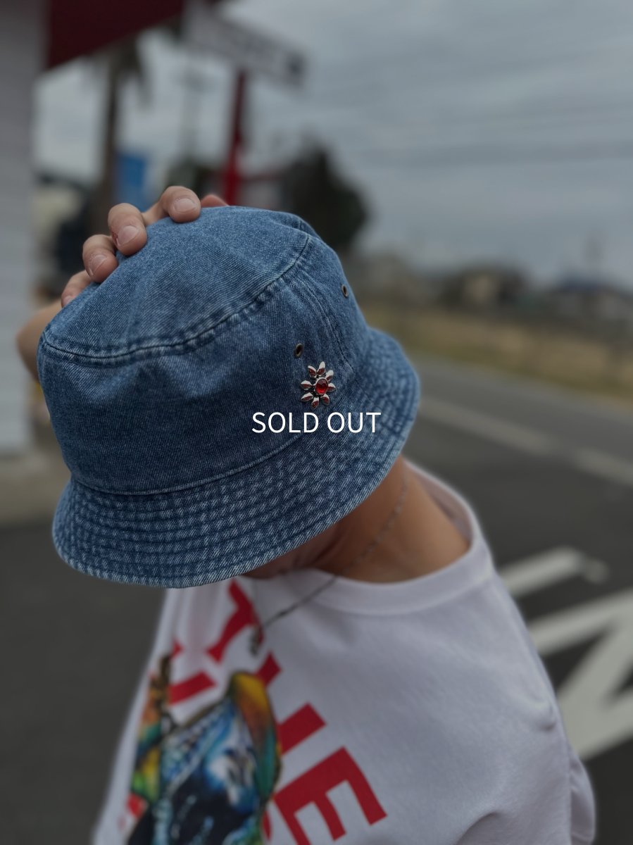 画像2: ＴＷＲオリジナル　花スタッズデニムバケットハット (2)