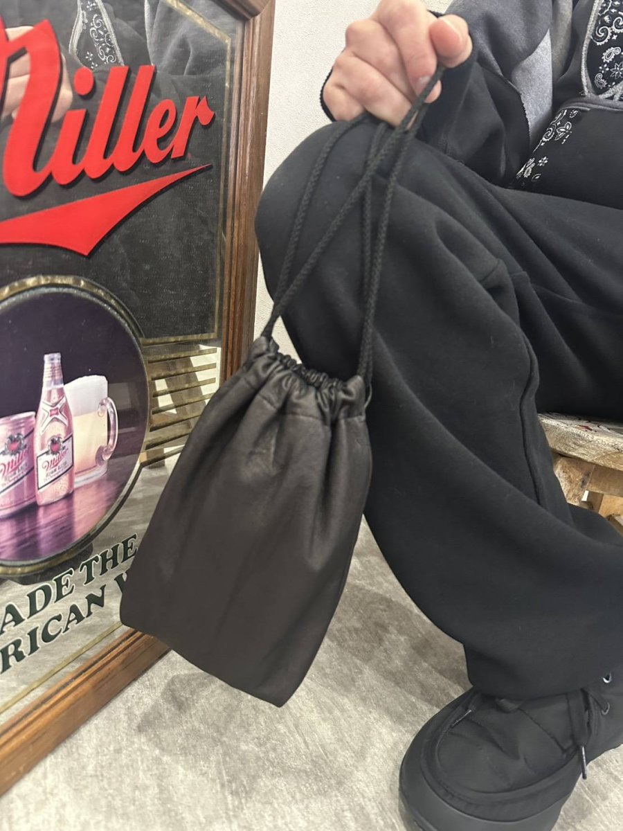 画像6: クロスパッチ付きレザー巾着バッグ (6)