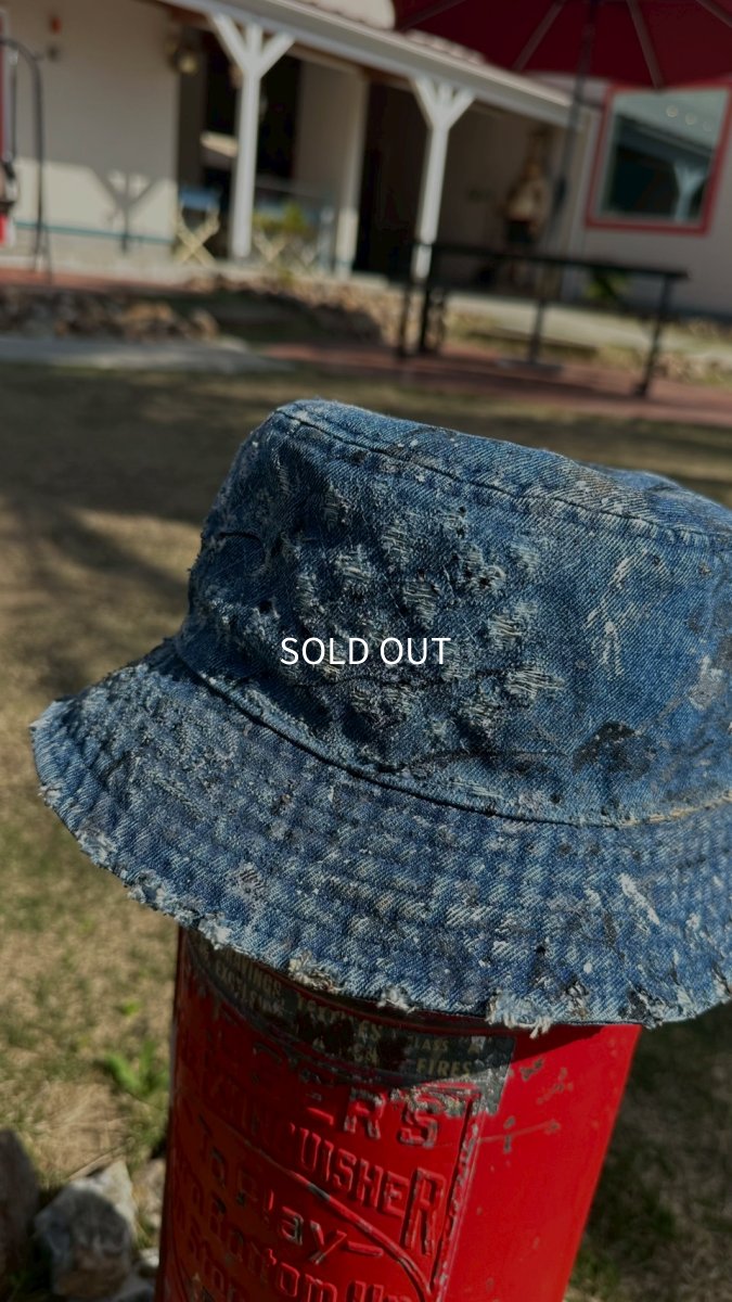 画像1: ダメージ加工デニムバケットハット (1)