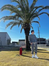 画像1: ＴＷＲオリジナル　　Ｃｉｒｃｌｅ　Ｌｏｇｏ　クルーネックスウェットシャツ (1)