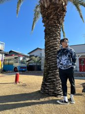 画像1: ＴＷＲオリジナル　刺繍ロゴタイダイ柄プルオーバーパーカー (1)