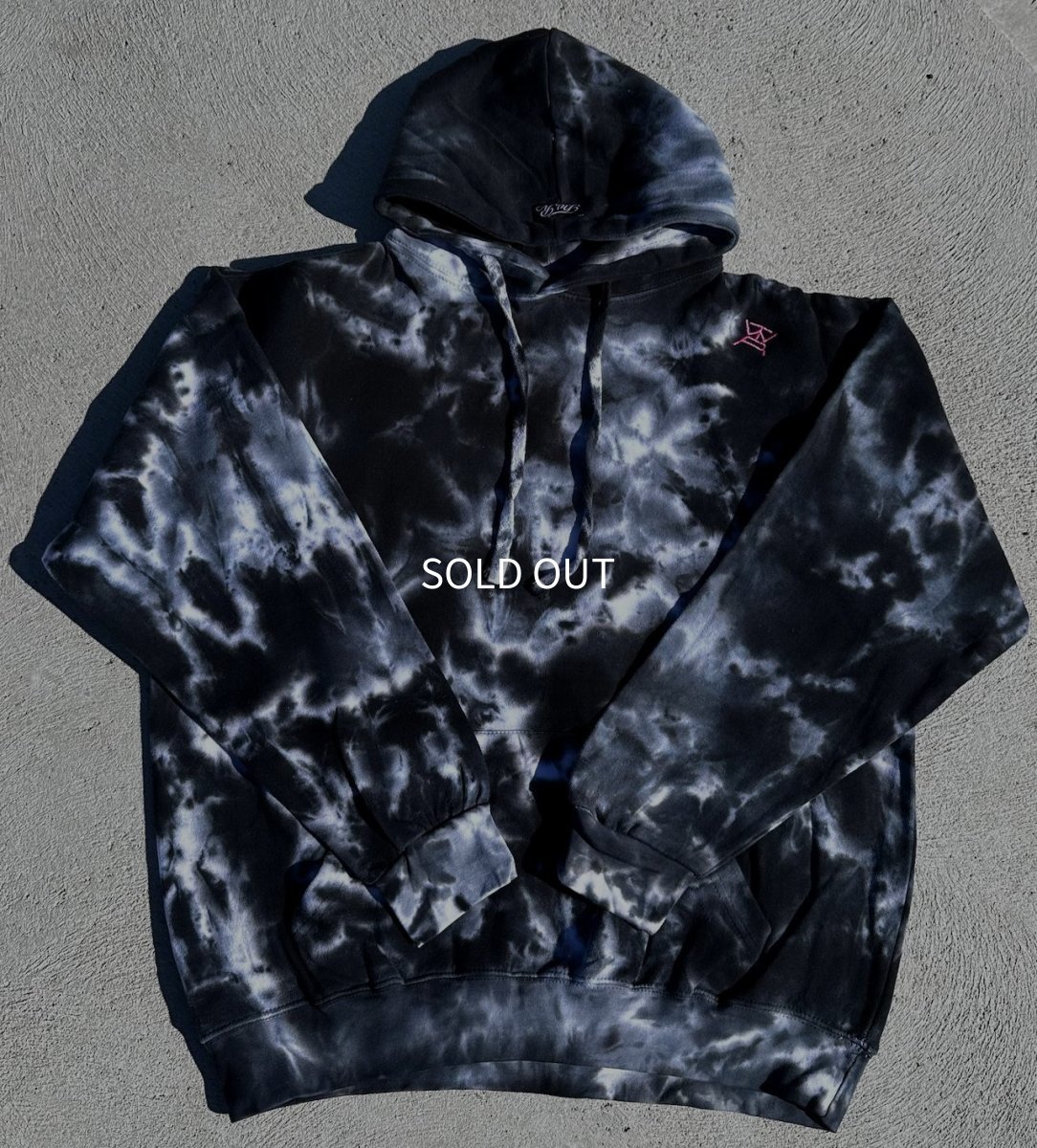 画像2: ＴＷＲオリジナル　刺繍ロゴタイダイ柄プルオーバーパーカー (2)