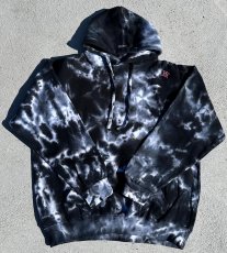 画像2: ＴＷＲオリジナル　刺繍ロゴタイダイ柄プルオーバーパーカー (2)