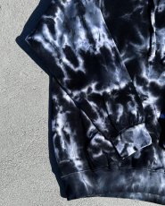 画像4: ＴＷＲオリジナル　刺繍ロゴタイダイ柄プルオーバーパーカー (4)