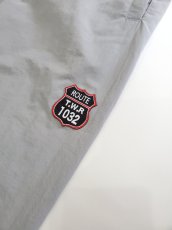 画像4: ＴＷＲオリジナル　ＲＯＵＴＥ　ＴＷＲ　１０３２刺繍ナイロンロングパンツ (4)