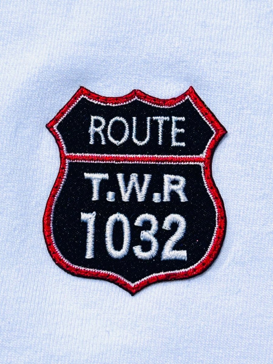 画像4: ＴＷＲオリジナル　ＲＯＵＴＥ　ＴＷＲ１０３２刺繍ワッペン半袖Ｔシャツ (4)